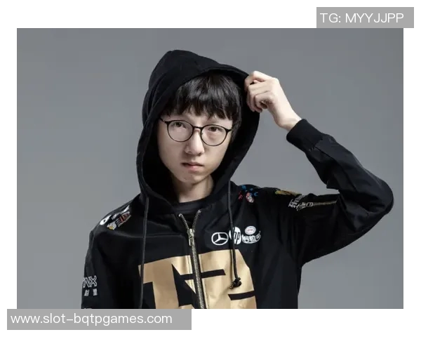 深入分析RNG战队包夹策略背后的战术思维与执行细节 深入分析RNG战队包夹策略背后的战术思维与执行细节